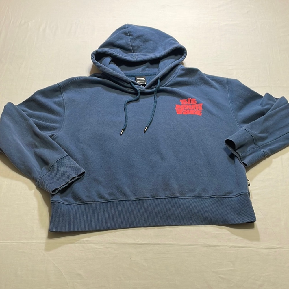The North Face women’s M Pullover Hoodie